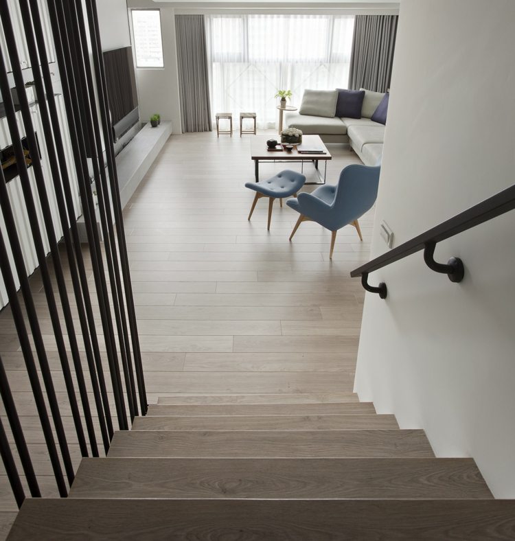 inredning minimalistisk asiatisk design trappa räcke järn stil