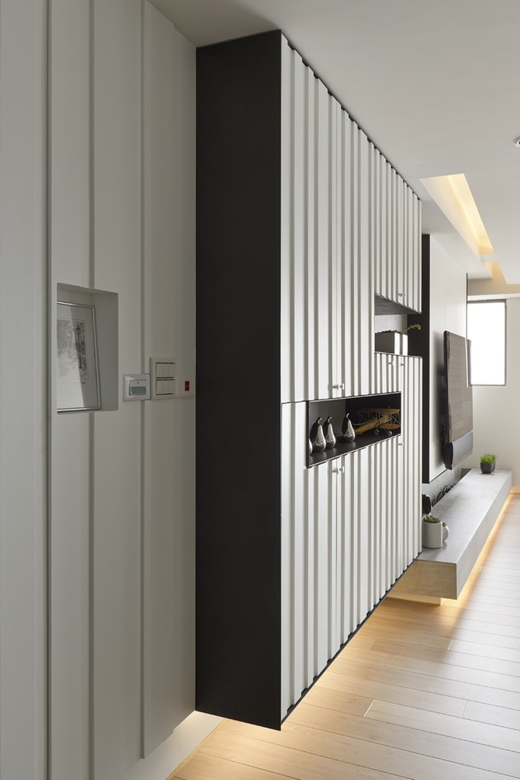 inredning minimalistisk asiatisk design inbyggd vägg flytande indirekt belysning