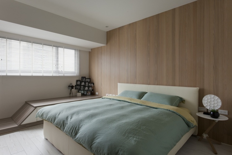 inredning med minimalistisk asiatisk design vägg träpanel sovrum