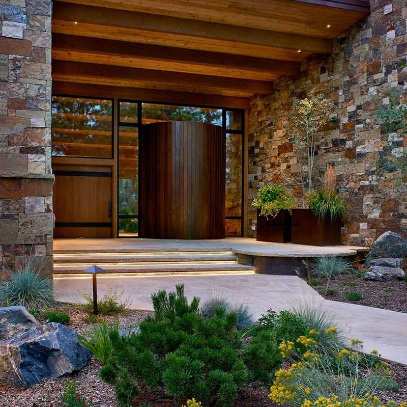 Inredning-trädgård design-lanthus stil-trappor-belysning-hus fasad-natursten