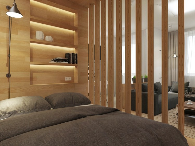 små rum inredning idéer trä sovplats skiljevägg läslampa inbyggd hylla