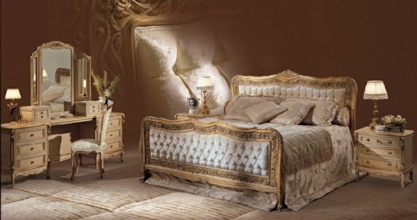 italiensk-säng-kunglig stil