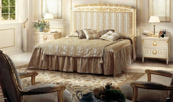 lyxigt-sovrum-elegant-kunglig-säng