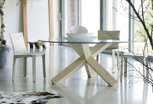 vardagsrum-möbler-samtida-trä-bord-runt-mario-bellini-design-ROTONDA