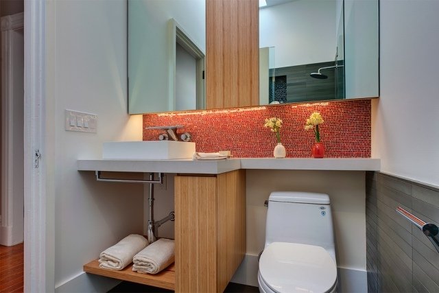mini-badrum-modern-inredning-rymdbesparande-design-idéer