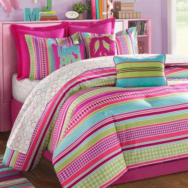 ränder sängkläder kuddar-mångfärgade möbler trender-2014