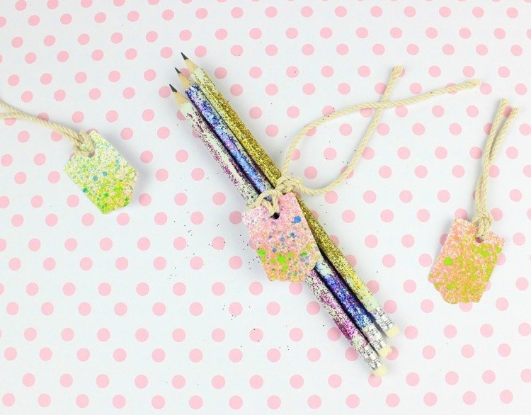 idéer för att börja skolgåvor till skolgång DIY glitterpennor