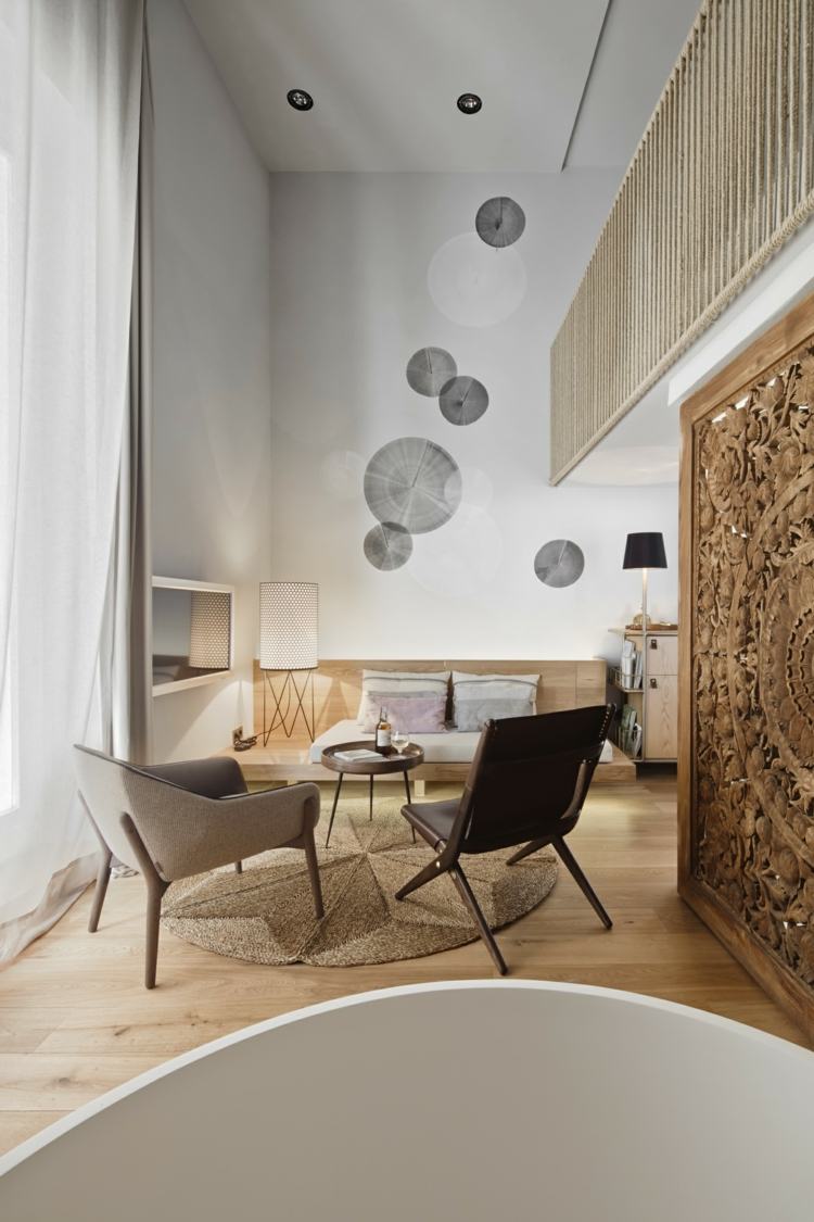 Hamprep räcke stolar-trägolv-bänk-naturmaterial-sidobord-liten-bast matta-väggmålning-partition-träprydnader