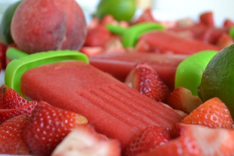 Glass-gör-själv-jordgubbe-limejuice