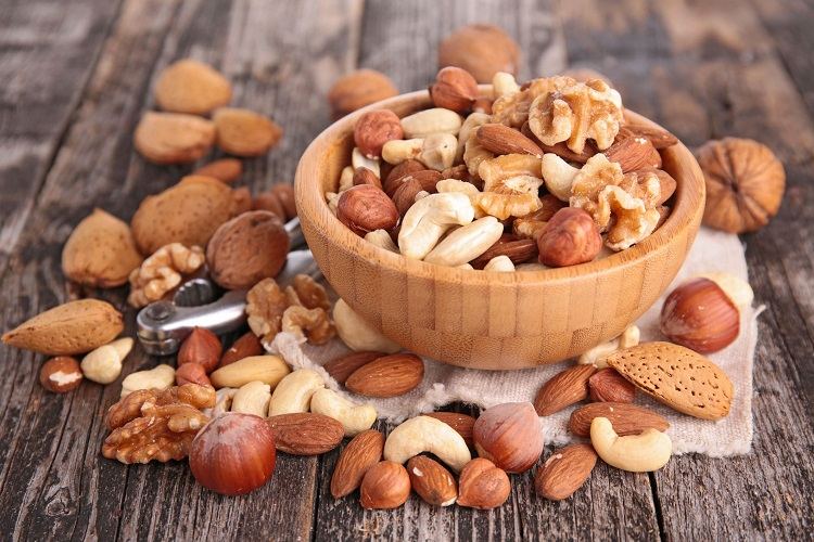 Friska nötter järninnehåll vegetabiliska källor till järn vegansk kost