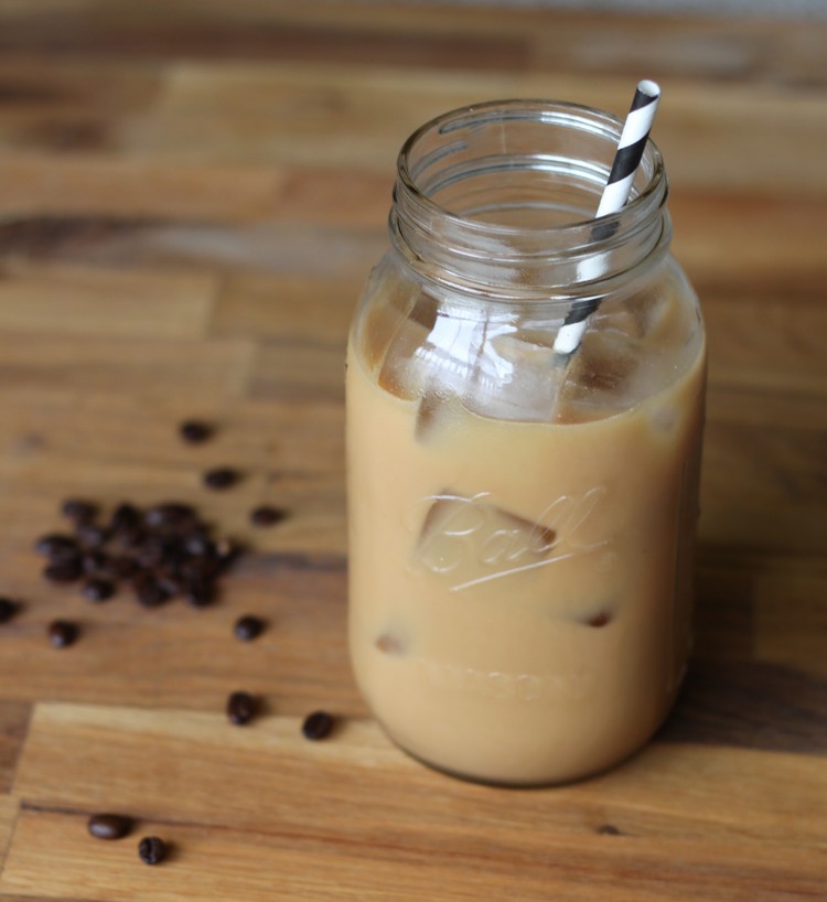 Iskaffe-gör-det-själv-kalorifattigt-utan-glass-kaffemjölk