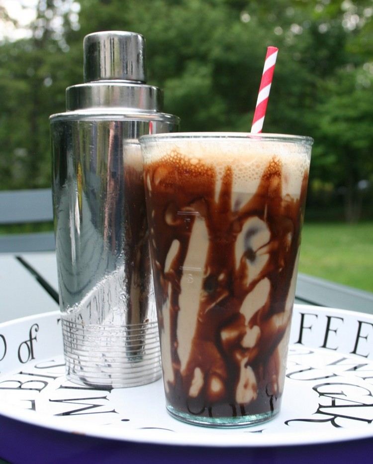 Iskaffe-gör-det-själv-frappe-shaker-choklad-sås-is-sås-dricka-halm