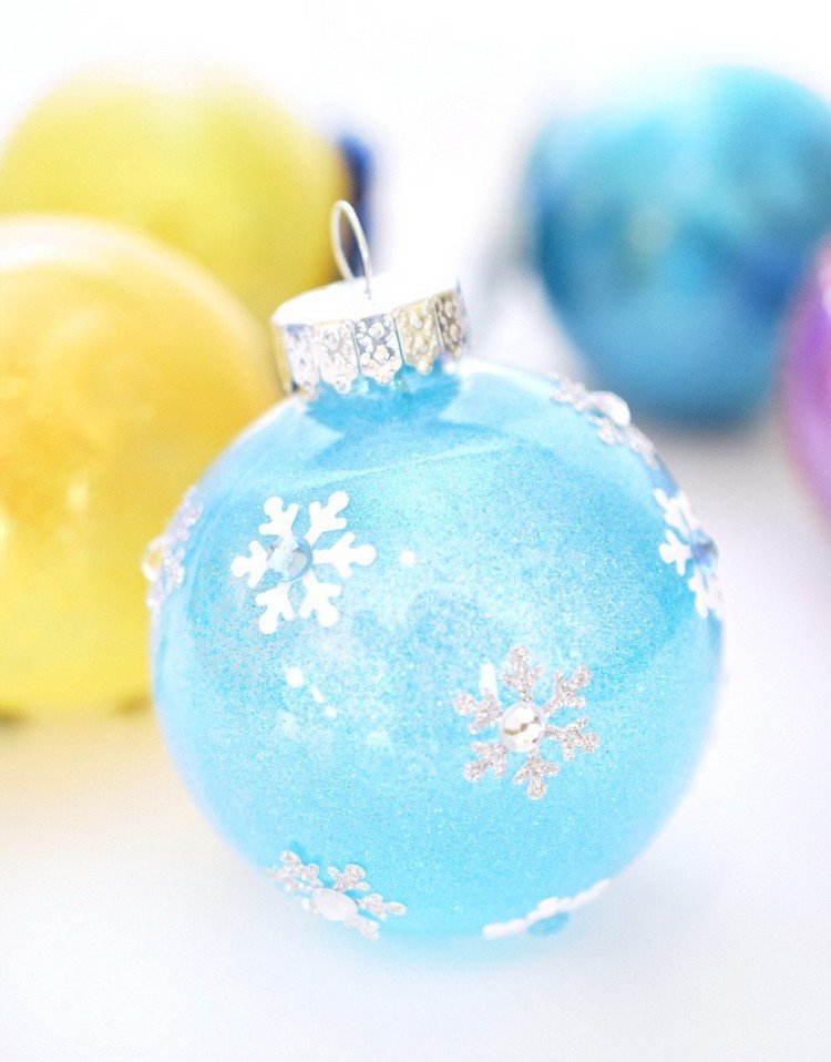 träddekorationer-tinker-is-drottning-inspirerade-blå-jul-bollar-snöflingor