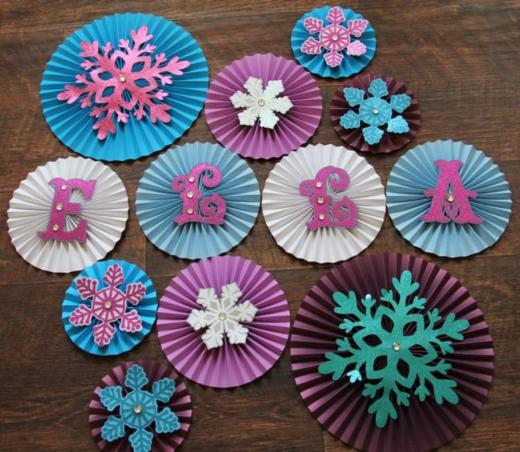 fest-is-drottning-deco-idé-blå-vit-lila-kristaller-snö-kul