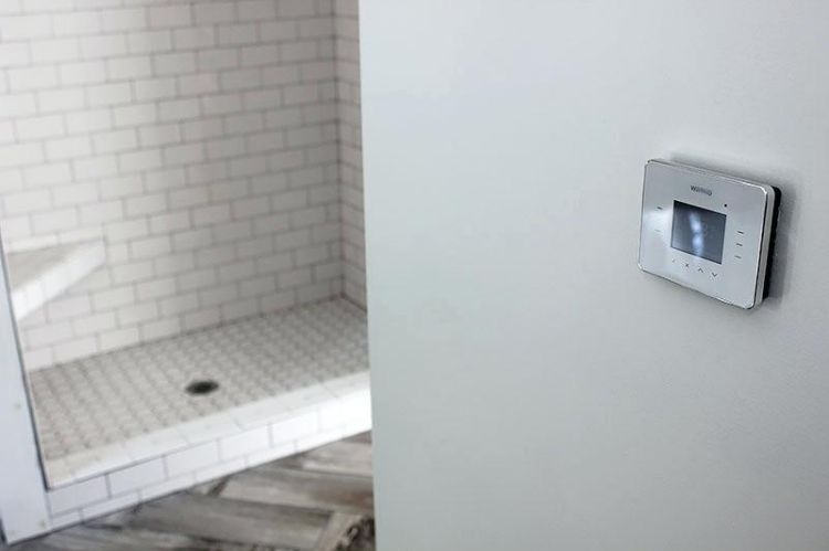 elektrisk golvvärme komfort energieffektiv spara kostnader fördelar värmesystem golvvärme badrumsrenovering termostat temperaturinställning