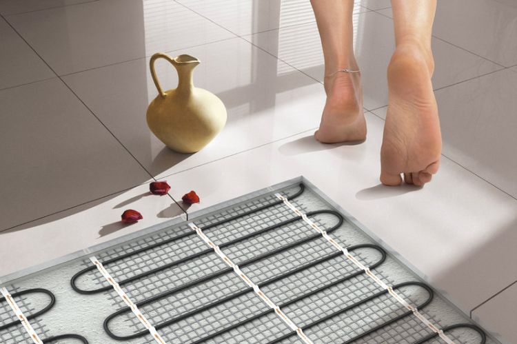 elektrisk golvvärme komfort energieffektivt spara kostnader fördelar värmesystem golvvärme badrumsrenovering varma fötter