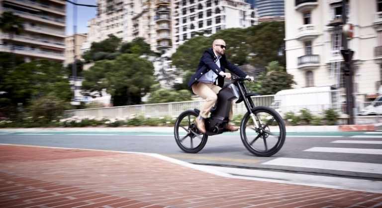 el-cykel-stad-rörlighet-gata-man-kör-urban