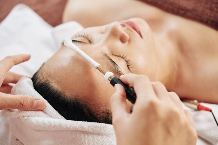 behandling av huden med mikronäringsämnen såsom ellaginsyra anti-melasma effekt