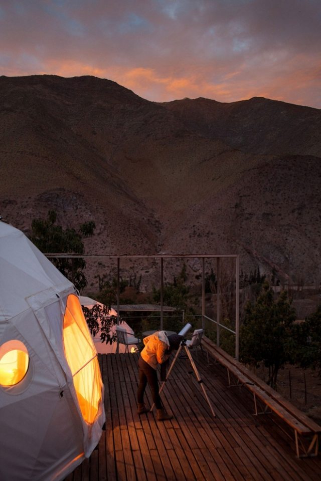 Elqui Domos Hotel i Chile teleskopisk terrass dalen solnedgång