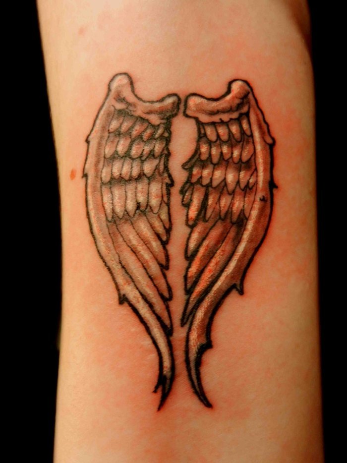 underarm-tatuering-motiv-ängel-vingar-män-kvinnor