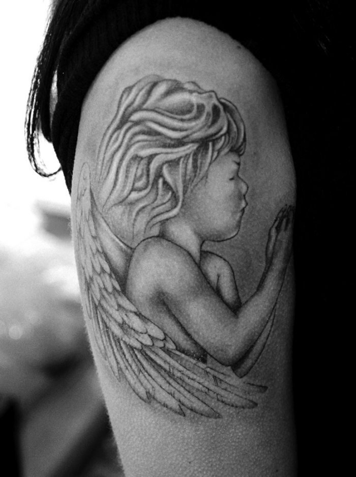 baby angel tattoo design överarm idéer mallar