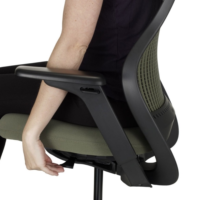 ergonomisk-kontorsstol-olivgrön-transparent-ryggstöd-knoll-designt-2011