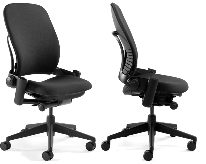 svart-ergonomisk-kontorsstol-svängbar-Steelcase-språng-tyg-stol-svart