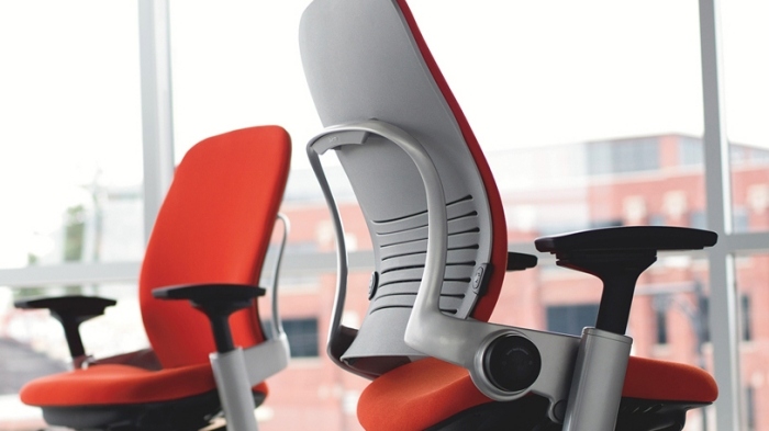 ergonomisk-kontorsstol-rostfritt stål-Steelcase-Hopp-tyg-lock-svart-rött
