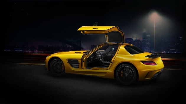 2014 Mercedes SLS AMG svarta dörrar i serie