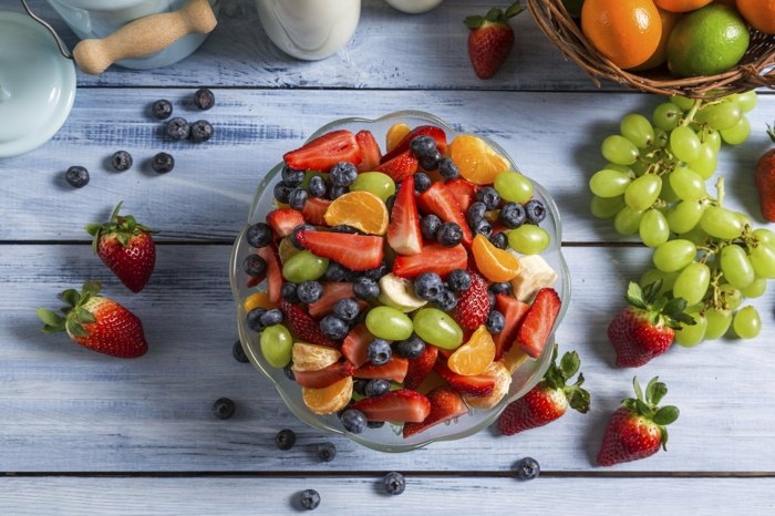 näring för diabetes sallad frukt jordgubbar druvor mandarin