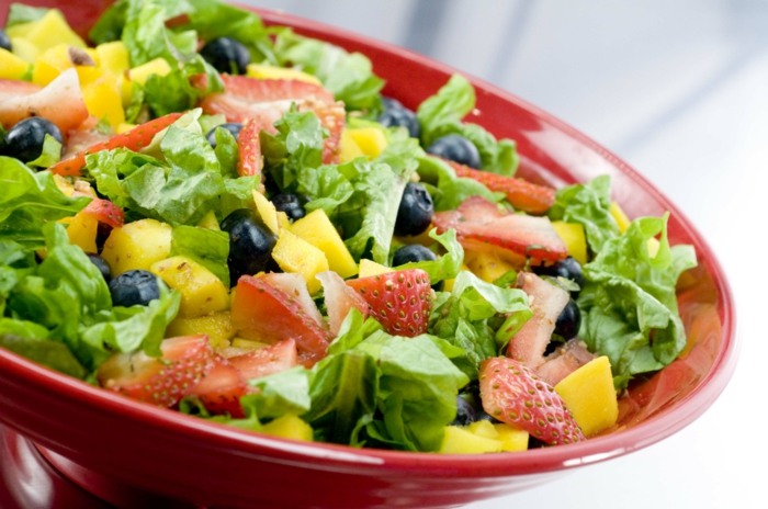 äta sallad diabetes hälsa kost jordgubbar blåbär