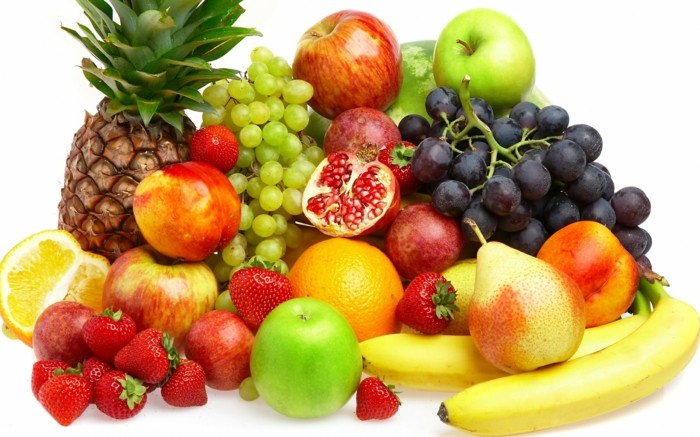 fruktnäring friska vitaminer bananer jordgubbar druvor passionsfrukt