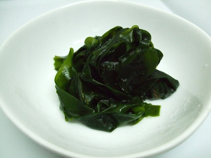 alger wakame matlagning näring sallad tallrik