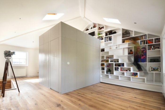 Trappa-i-bokhyllan-inbyggd-i-rymden-mirakel-idéer-design-modern