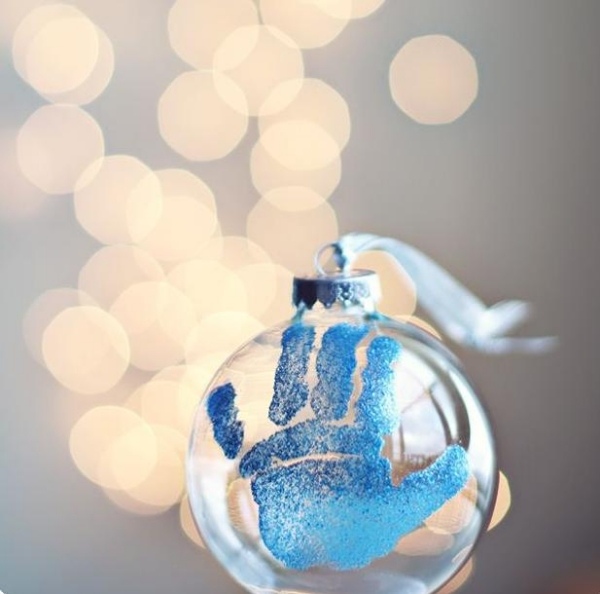 jul med baby julgransprydnader handavtryck glitter färg
