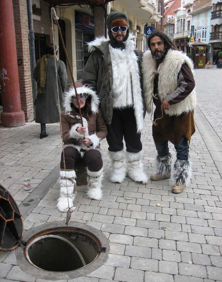 eskimokostym-kvinnor-män-grupp-kostymer-karneval