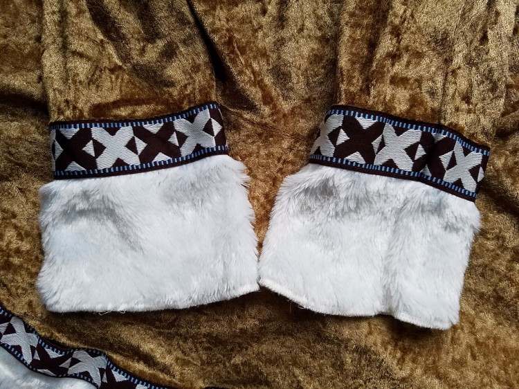 eskimo-kostym-motiv-ärmar-vit-gosiga