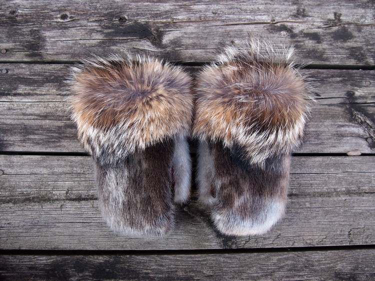 eskimokostym-tillbehör-handskar-päls-brun