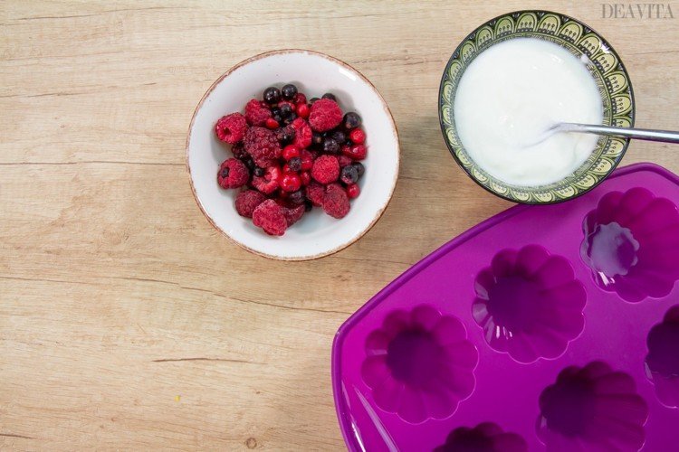 Förbered yoghurt bär glass canapes för barnkalas
