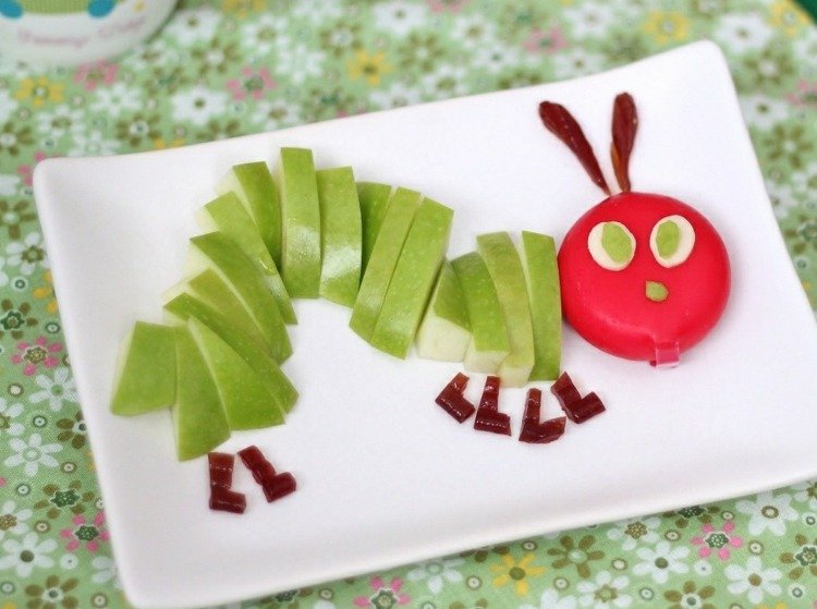 äta-barn-larv-tinker-äpple-babybel-insekter-förbereda-frukt