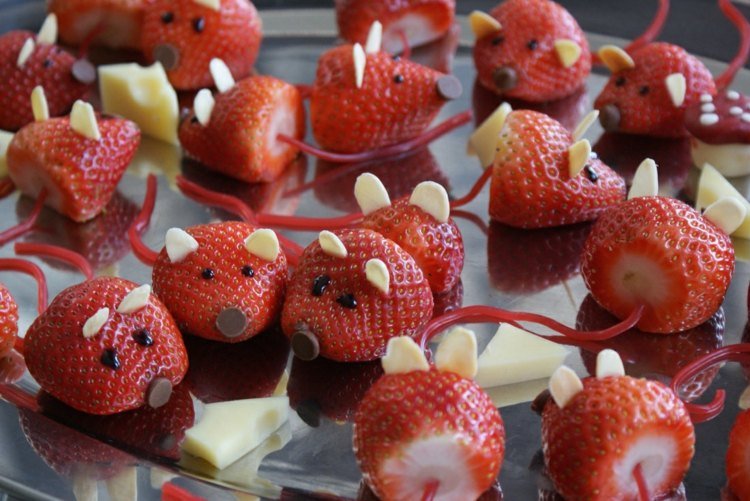 äta-barn-maeuse-form-röda-jordgubbar-inspiration-barns födelsedagsfest