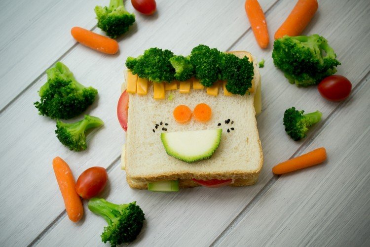 mat för barn-kul-ansikte-hälsosam-mat-smörgås-att göra