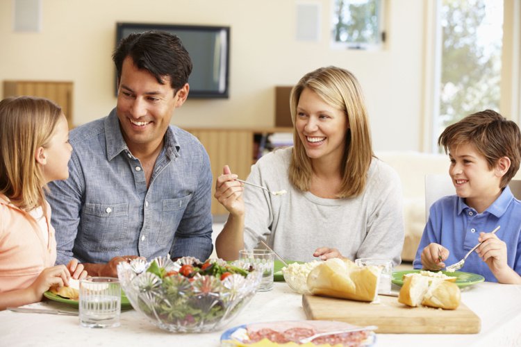 Familjemiddag är hälsosamt för barnen