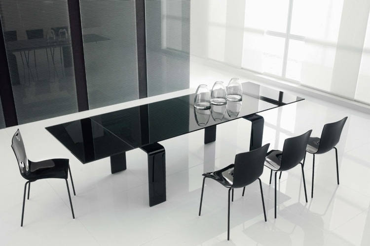 matsal-design-minimalistisk-elegans-högglans-glas-tallrik-matbord-idé