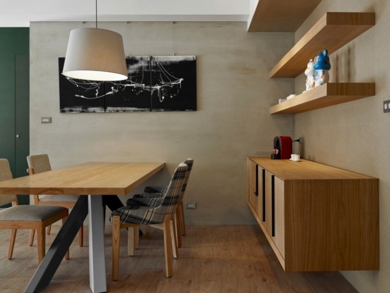 matsal-möbler-modern-massivt trä-matbord-hyllor-skänk-stolar-stoppad hängande lampa