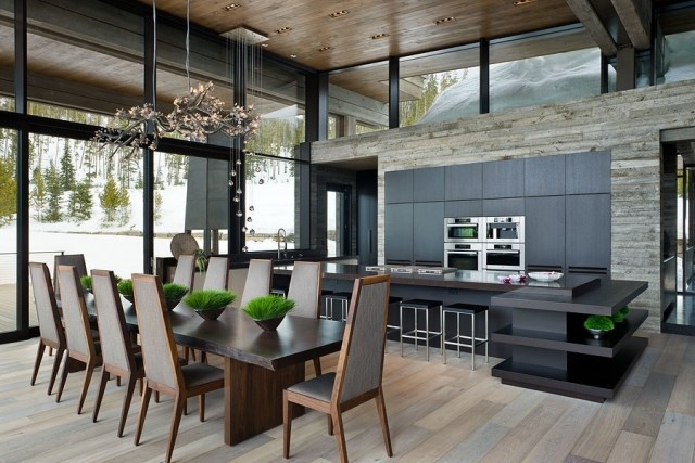 Chalet stil matsal-modernt kök massivt trä bordsdekoration med blommor-moderna bostad