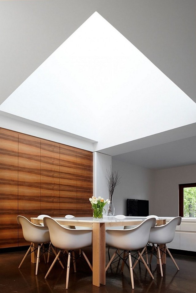 arkitekt-hus-modern-design-interiör-design-matsal-möbler-loft-stil