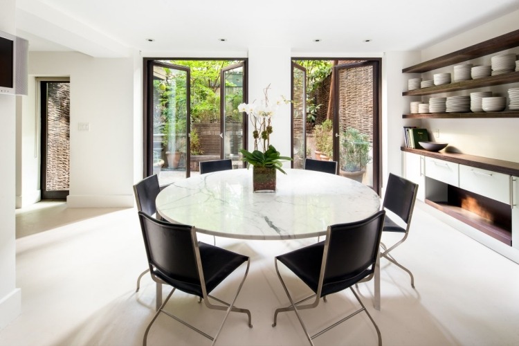 Matsalsidéer 2015-runt-matbord-bord-marmor-optiska-svarta stolar