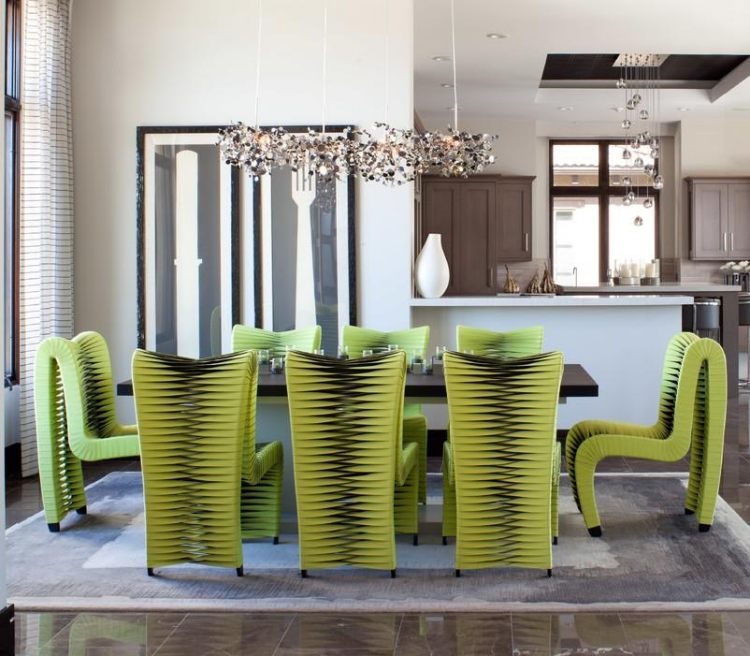 matsal-idéer-2015-grön-skulpturala-stolar-ljuskronor