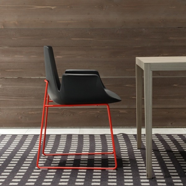 Matsalsstolar svart röd italiensk design Poliform